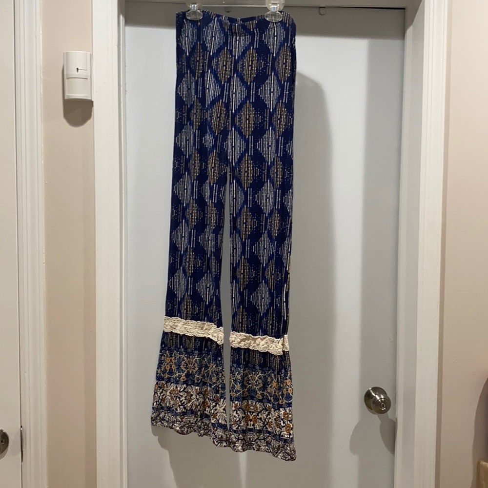 Forever 21 High Wasted Boho Pants. Size L. Extra stretchy.